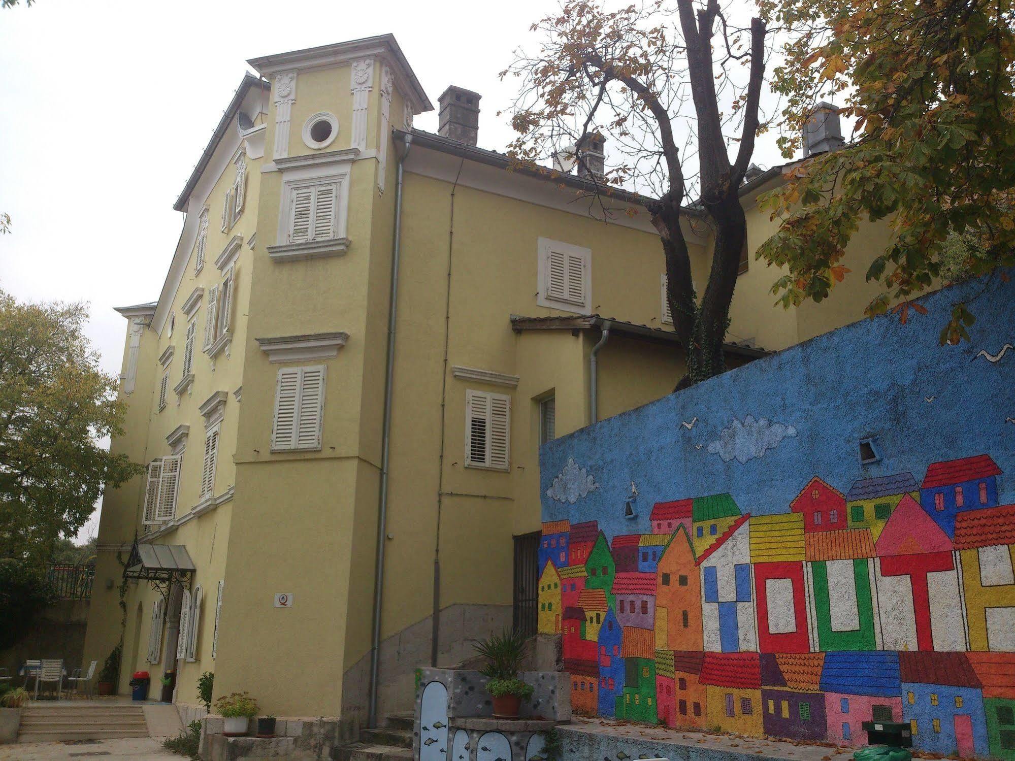 Hi Hostel Rijeka Exterior photo